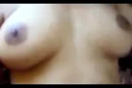 Mujer moviendo el culo rapido