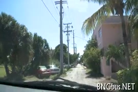 Follan estudiante panamena en el bosqur pag1