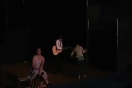 Chicos chupando la chucha de la mujer fotos