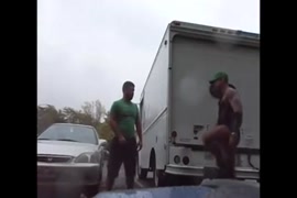 Mujer blanca teniendo sexo con hombre negro de gran pene