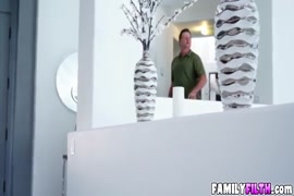 Mujere blancas teniendo seco
